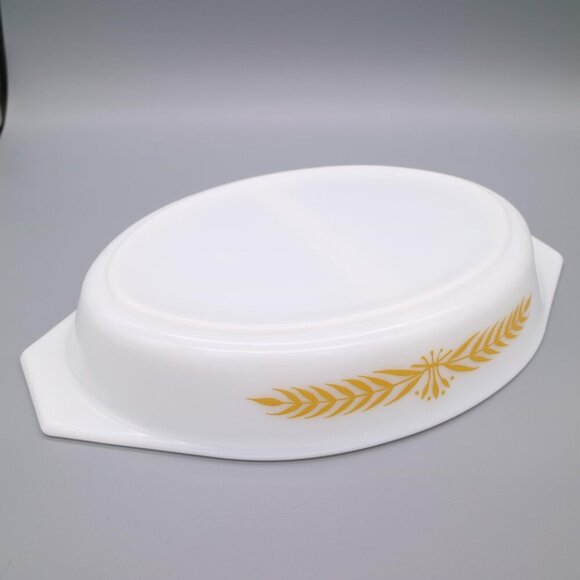 Vintage Pyrex Royal Wheat 1 1/2 Quart Casserole Divided Dish - Picture 6 of 6